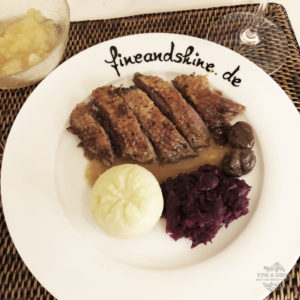 Apfelkompott, Gans, Gänsebraten, Gänsebraten leicht gemacht, Klöse, leicht nachkochen, Maronen, Martinsgans, Rohtkohl, Schritt für Schritt zum perfekten Gänsebraten,